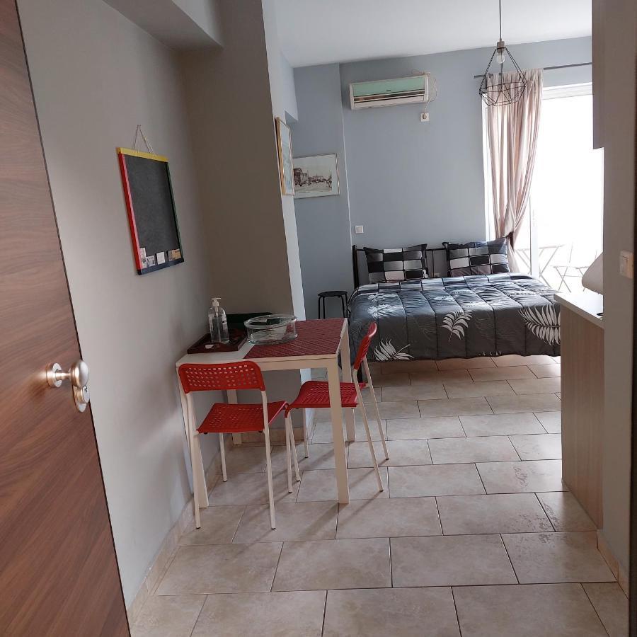 Yolanda Studios Пирея Екстериор снимка